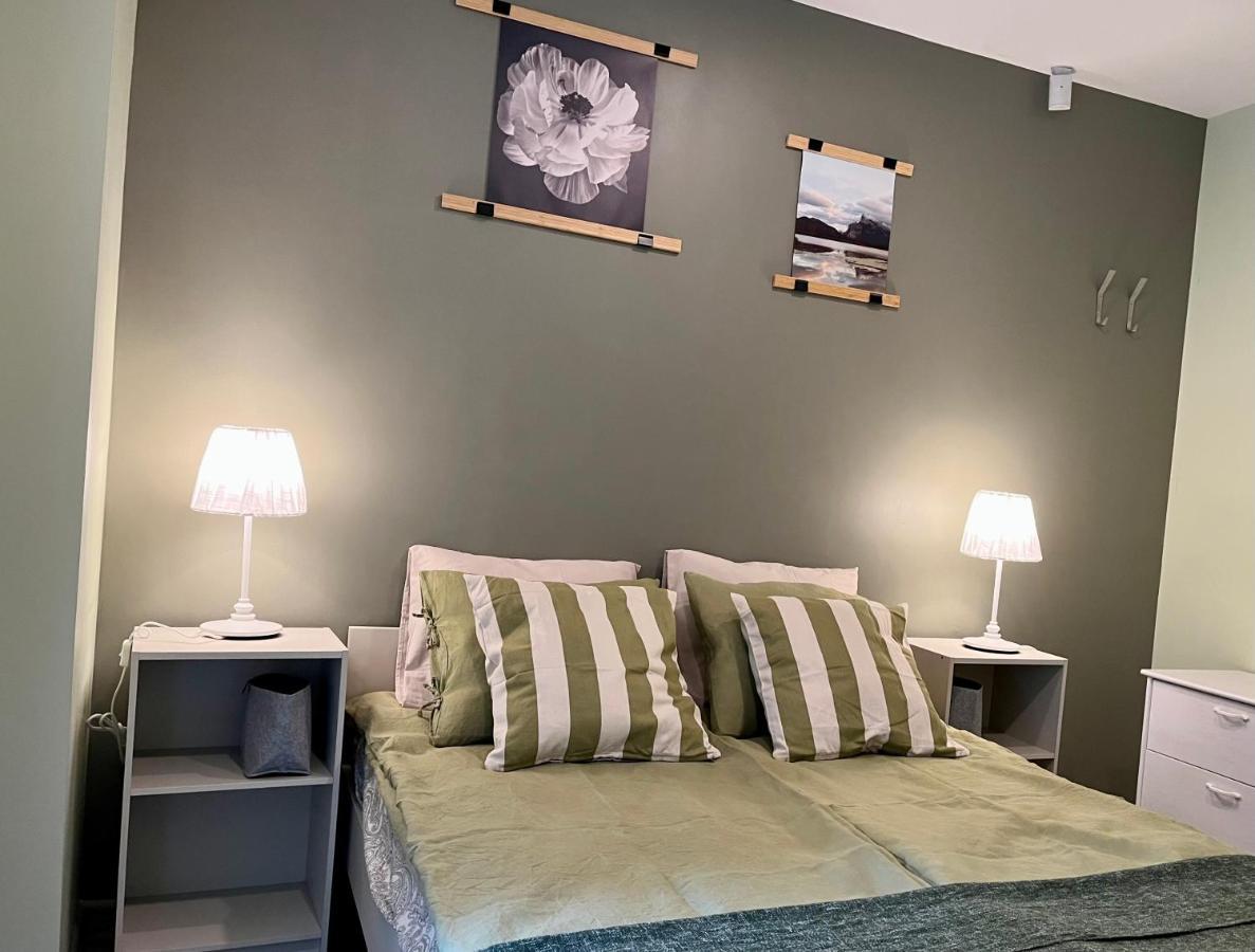 Cozy Vibes Like Home It Is Quiet Apartment With Three Bedrooms รีกา ภายนอก รูปภาพ