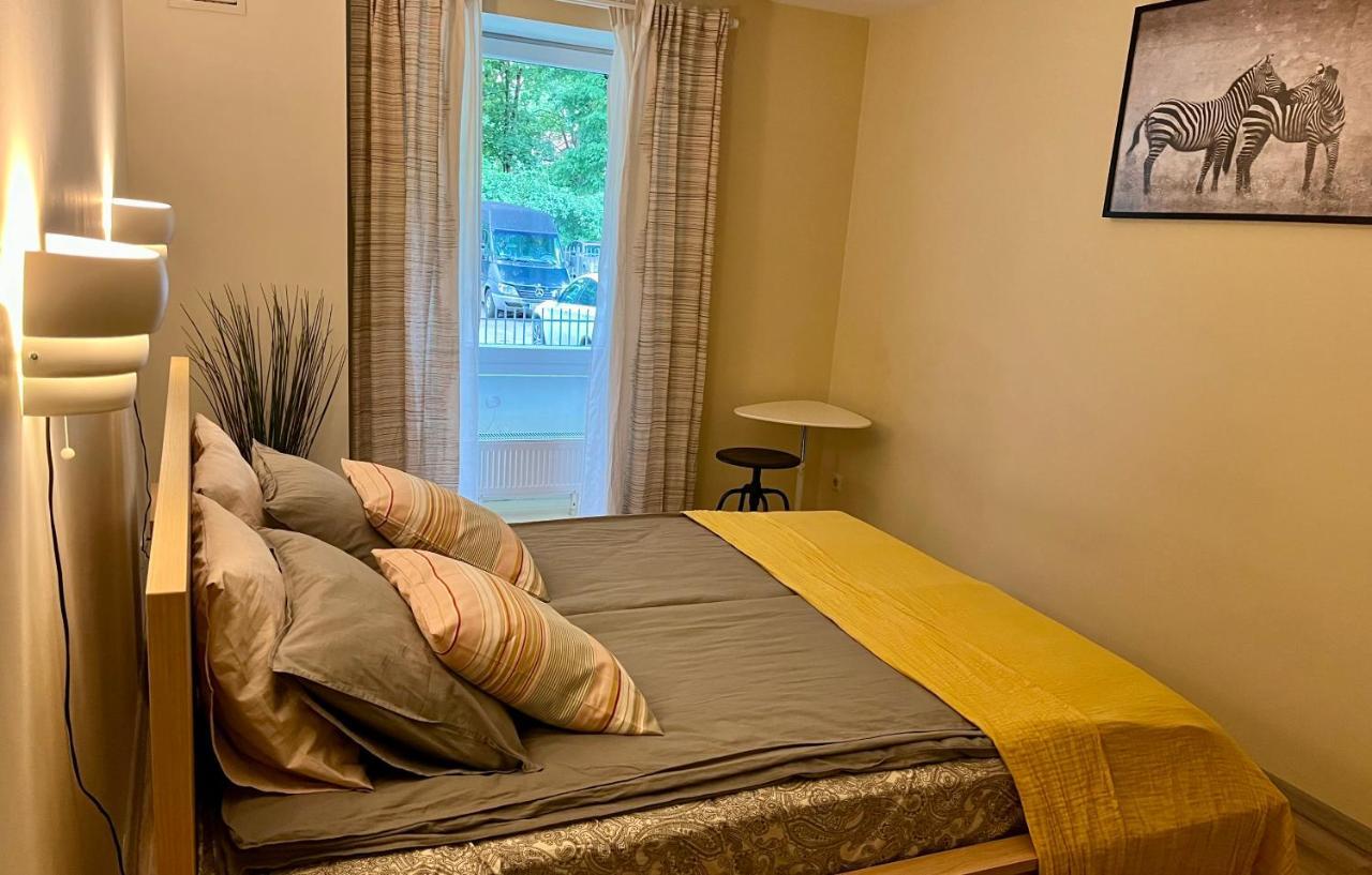 Cozy Vibes Like Home It Is Quiet Apartment With Three Bedrooms รีกา ภายนอก รูปภาพ