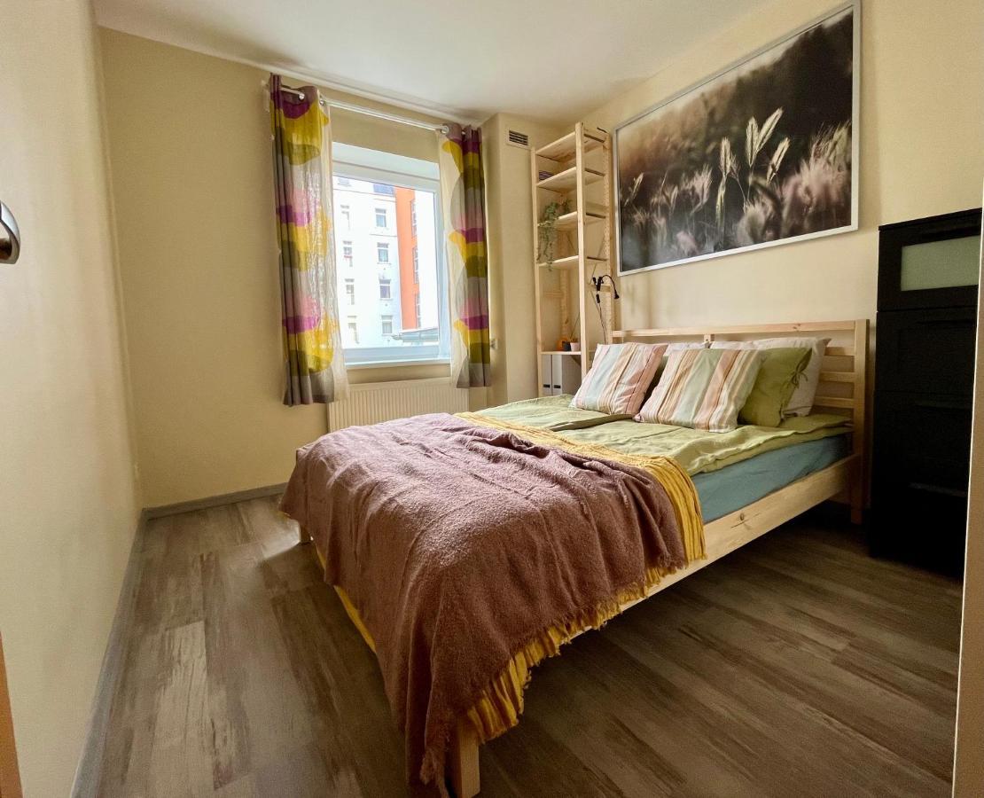 Cozy Vibes Like Home It Is Quiet Apartment With Three Bedrooms รีกา ภายนอก รูปภาพ