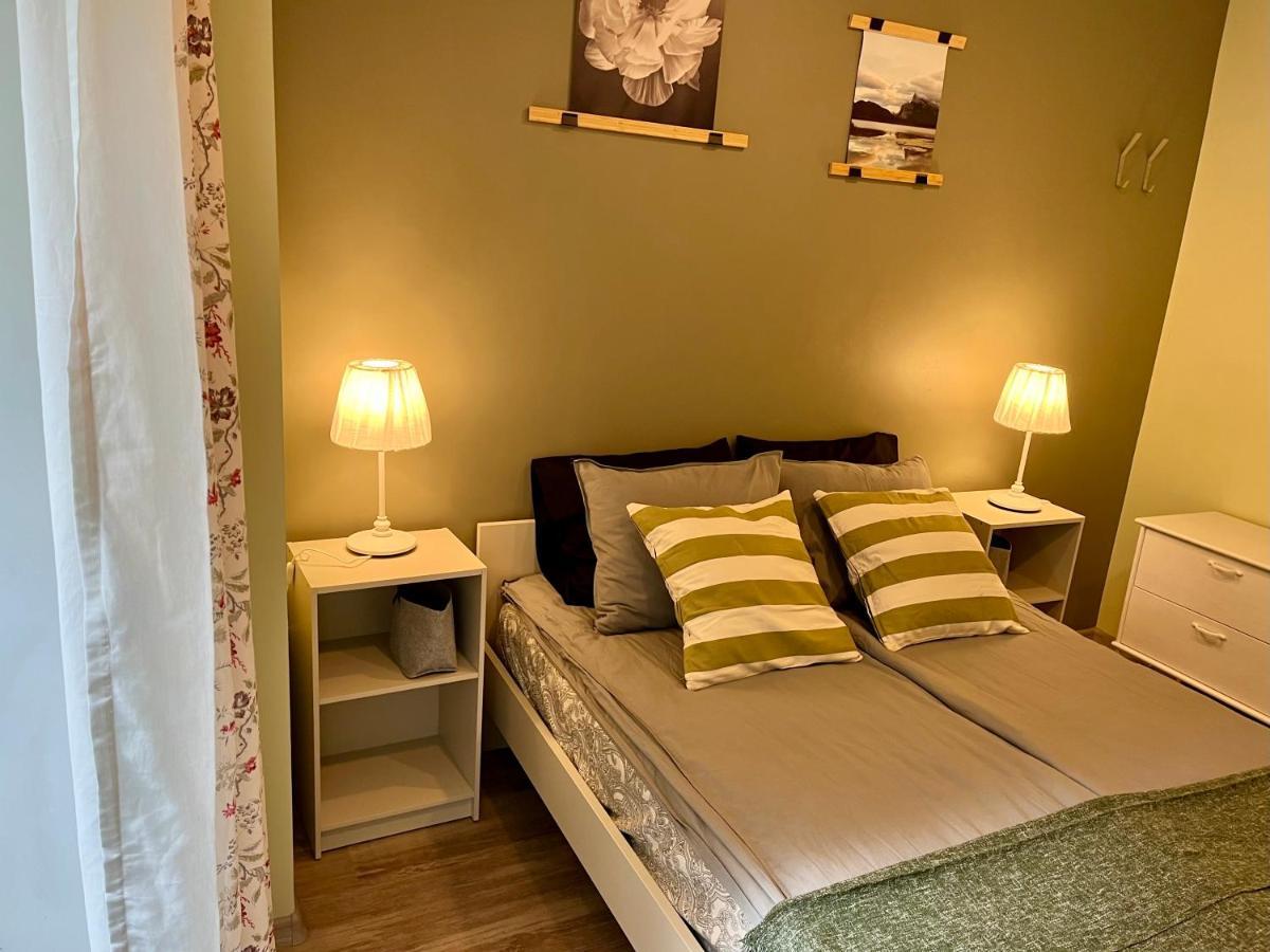 Cozy Vibes Like Home It Is Quiet Apartment With Three Bedrooms รีกา ภายนอก รูปภาพ