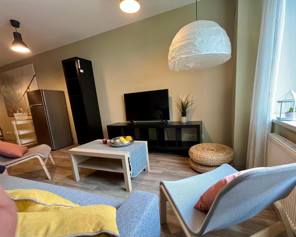 Cozy Vibes Like Home It Is Quiet Apartment With Three Bedrooms รีกา ภายนอก รูปภาพ