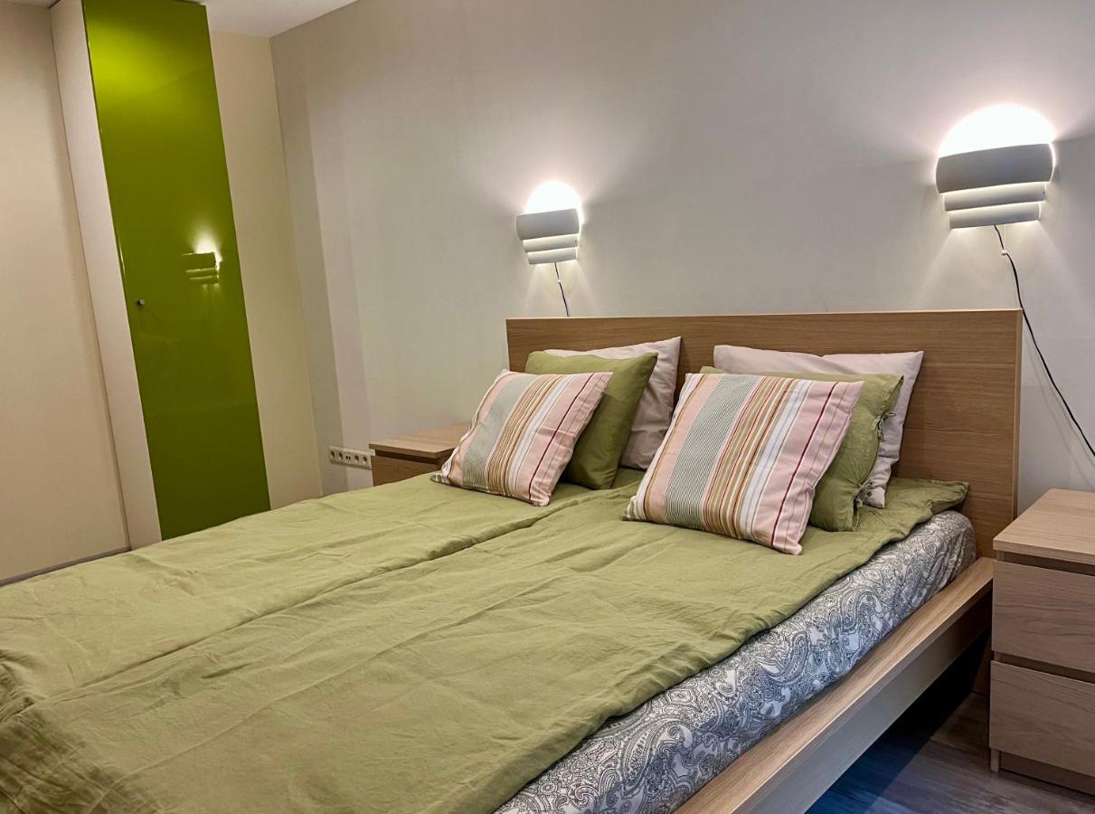 Cozy Vibes Like Home It Is Quiet Apartment With Three Bedrooms รีกา ภายนอก รูปภาพ