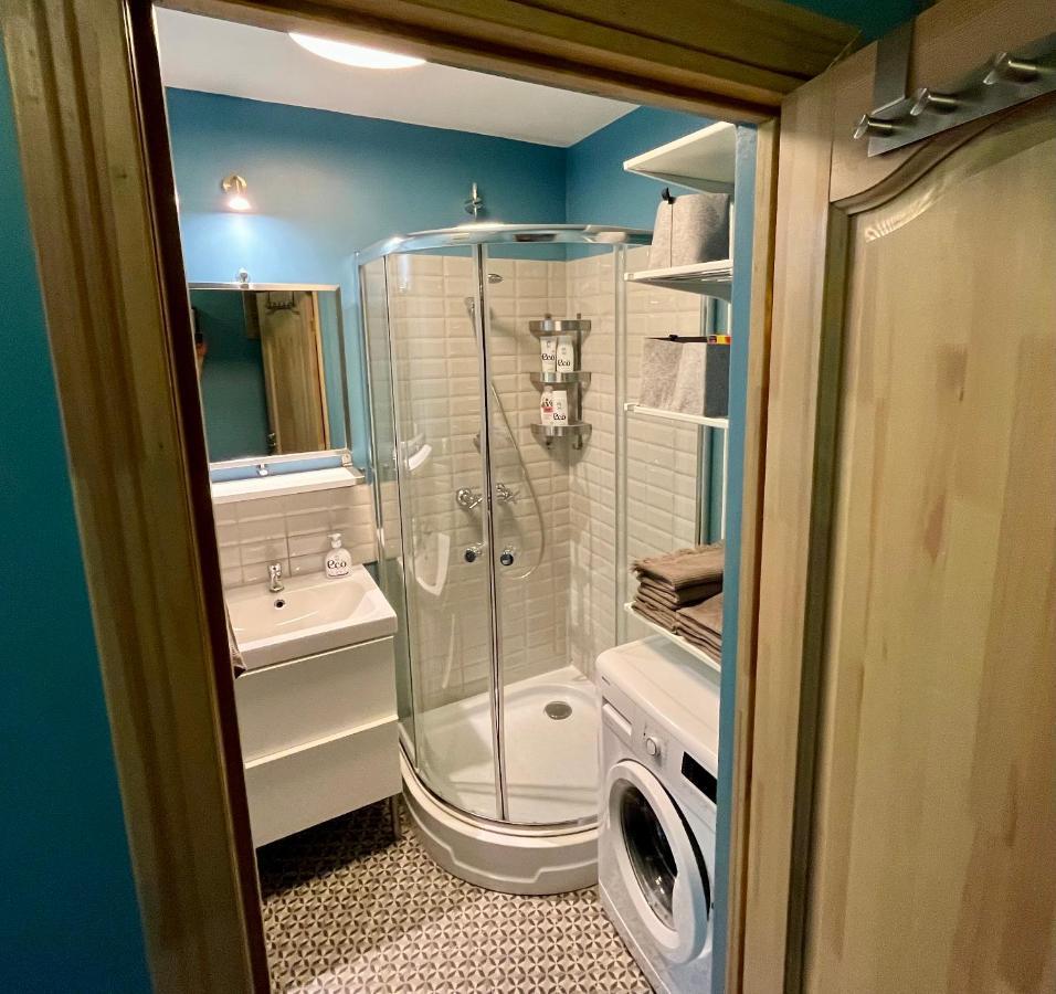 Cozy Vibes Like Home It Is Quiet Apartment With Three Bedrooms รีกา ภายนอก รูปภาพ