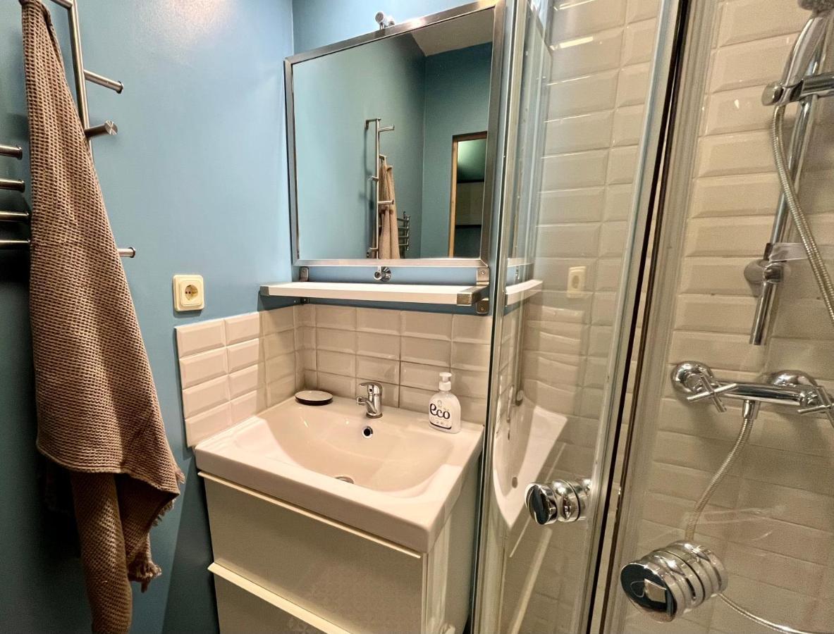 Cozy Vibes Like Home It Is Quiet Apartment With Three Bedrooms รีกา ภายนอก รูปภาพ