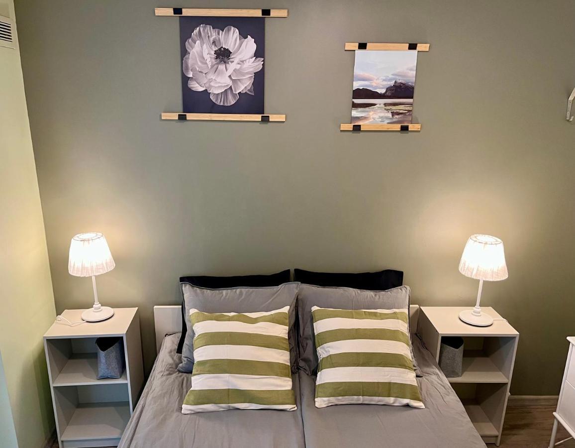 Cozy Vibes Like Home It Is Quiet Apartment With Three Bedrooms รีกา ภายนอก รูปภาพ